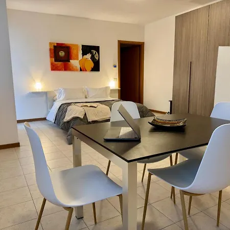 Smart Business&travel Flat - Free Private Parking Lejlighed *